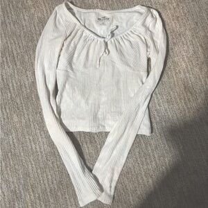 cream long sleeve Hollister top